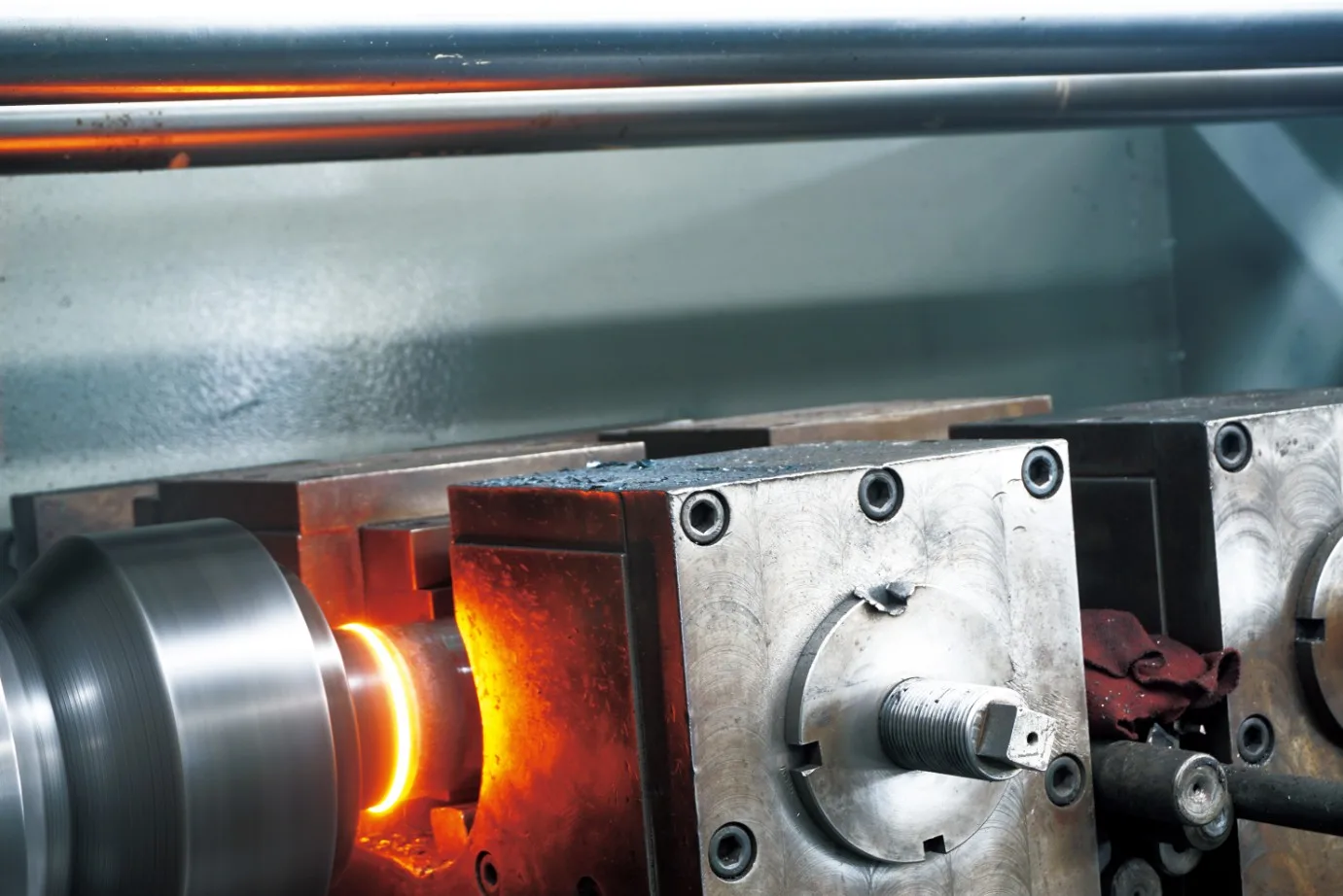 سیلندرهای هیدرولیک HCIC: انواع 4 هسته و راه حل های سفارشی